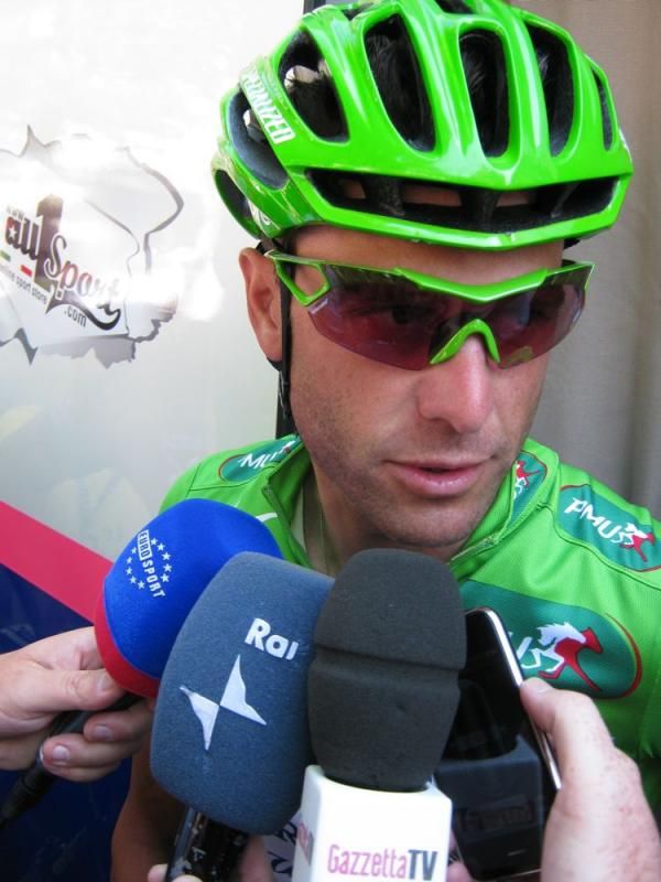 Alessandro Petacchi (Lampre-Farnese Vini) answers question about his links to the police investigation in Italy