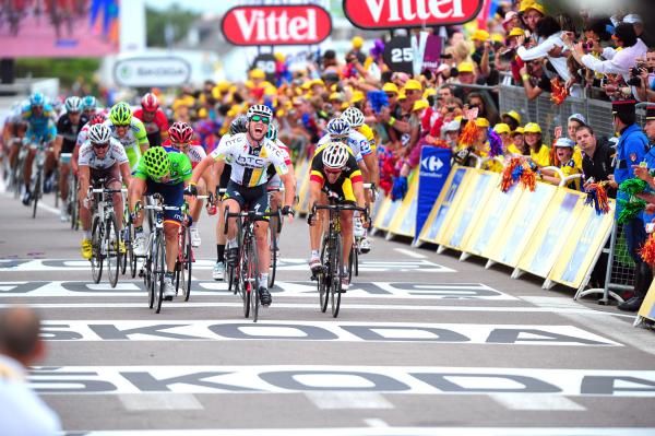 Oh Yeah. Cavendish begins to celebrate