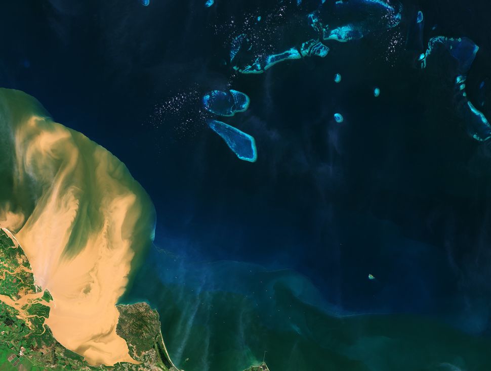 Satellite Snaps Gorgeous 4k Selfie Over Great Barrier Reef Space 2515