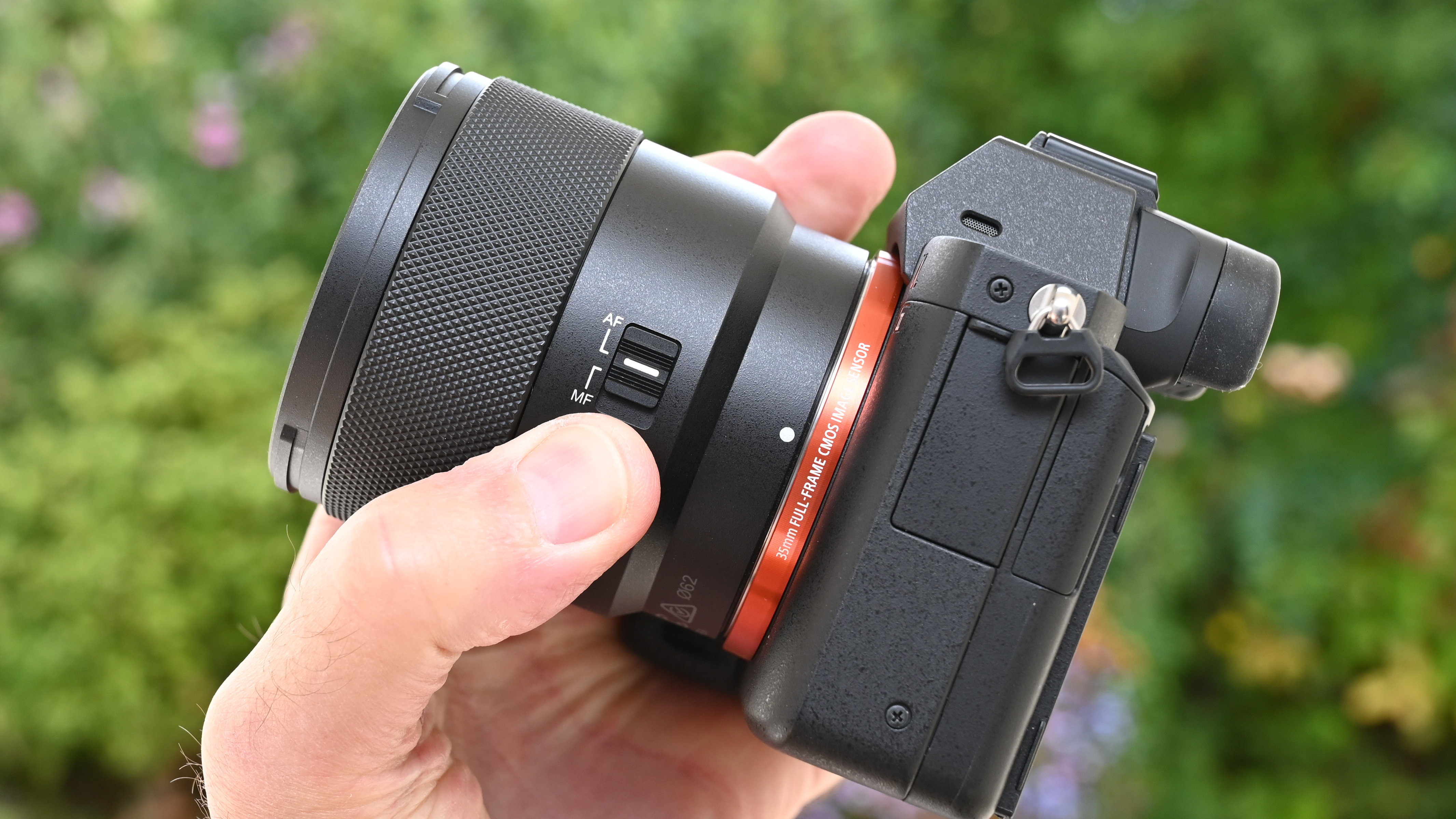 LK Samyang AF 16mm f/2.8 P FE product shot