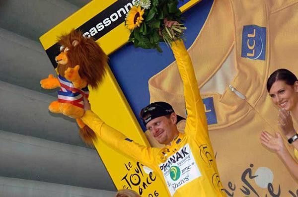 Floyd Landis (Phonak) with a tricolore lion