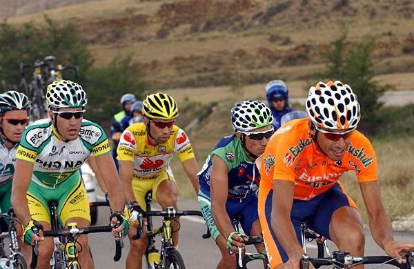 Egoi Martinez (Euskaltel) leading the break