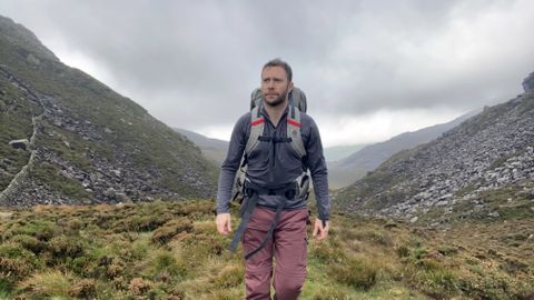 ThruDark Oryon Delta long-sleeved t-shirt: hiking in Snowdonia