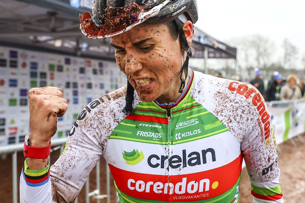 Belgium's Sanne Cant celebrates winning the women's elite and U23 race at the Belgian Championships cyclocross cycling race in Meulebeke, January 13, 2024. (Photo by DAVID PINTENS / Belga / AFP) / Belgium OUT