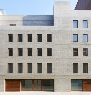 The exterior of David Zwirner's West 20th street location