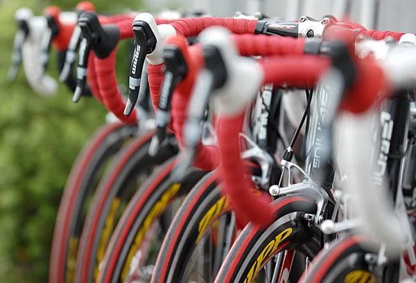 The distinctive SRAM hoods are becoming increasingly common.