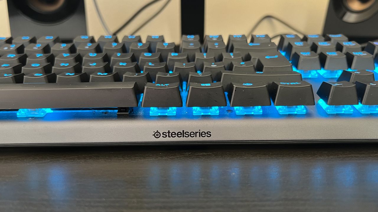 SteelSeries Apex 5 bezels