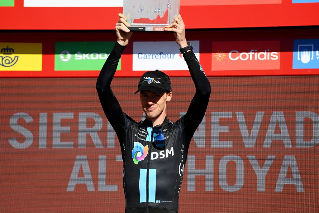 SIERRA NEVADAGRANADA SPAIN SEPTEMBER 04 Thymen Arensman of Netherlands and Team DSM celebrates winning the Stage on the podium ceremony after the 77th Tour of Spain 2022 Stage 15 a 1526km stage from Martos to Sierra Nevada Granada 2507m LaVuelta22 WorldTour on September 04 2022 in Sierra Nevada Spain Photo by Tim de WaeleGetty Images