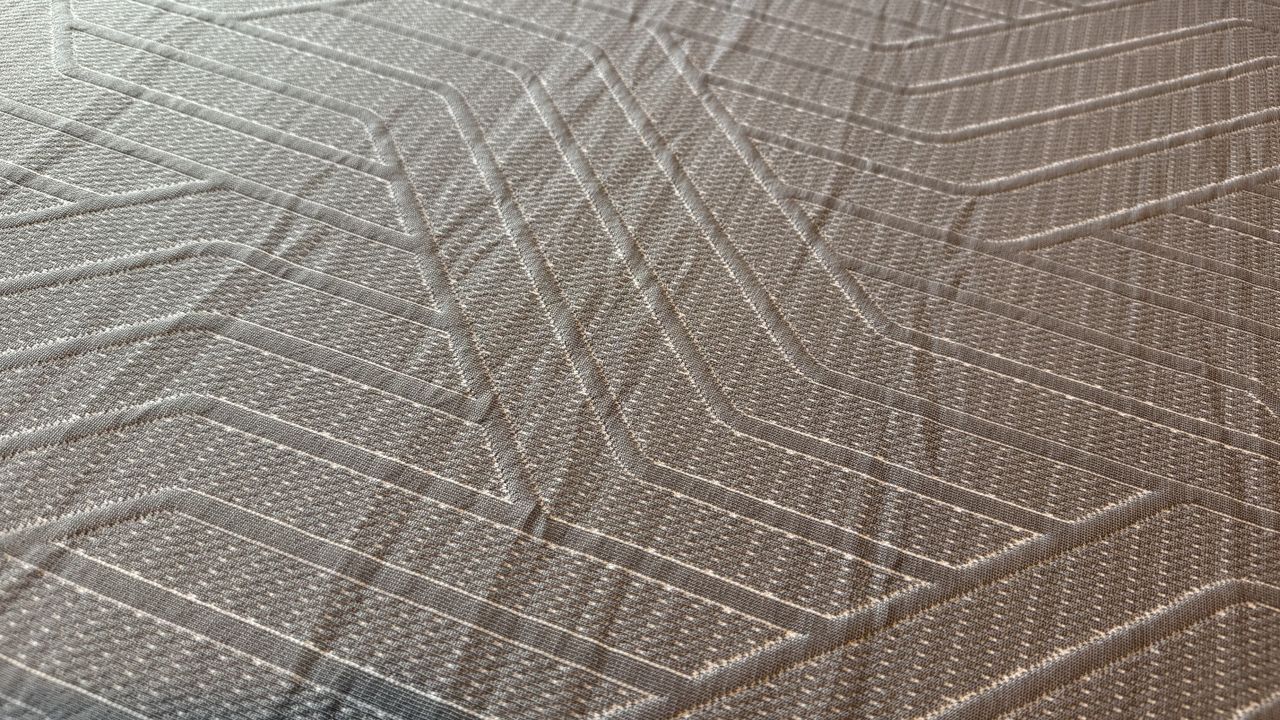 The cover of the EGOHOME Hybrid mattress