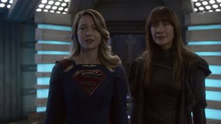 Melissa Benoist and Peta Sergeant in Supergirl episode "Lost Souls"