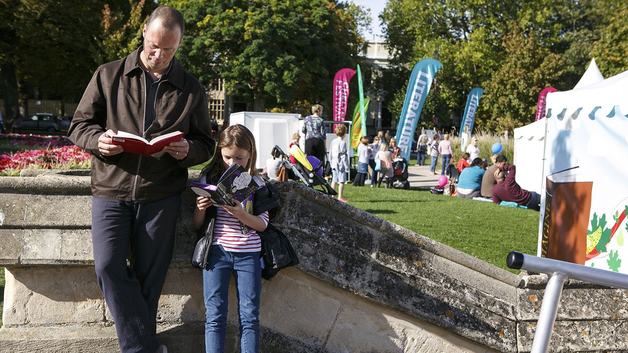 getting_stuck_into_a_good_book_at_cheltenham_literature_festival_cr_mcphersonstevens.com_100.jpg