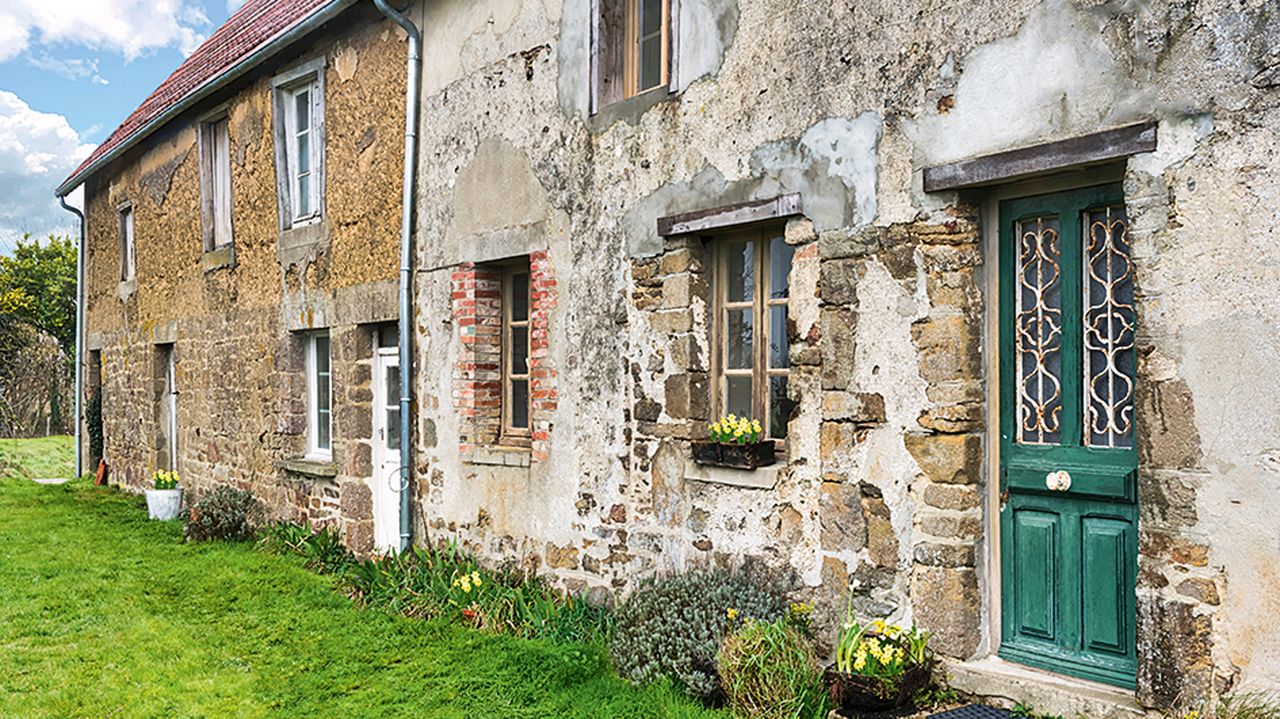 country property with green front door