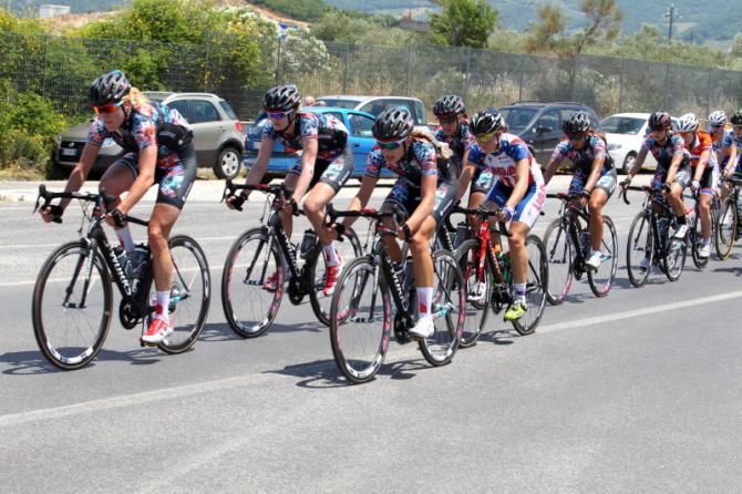 Specialized - lululemon, led by Ellen van Dijk organised a chase to the break for team-mate, GC hopeful, Evelyn Stevens
