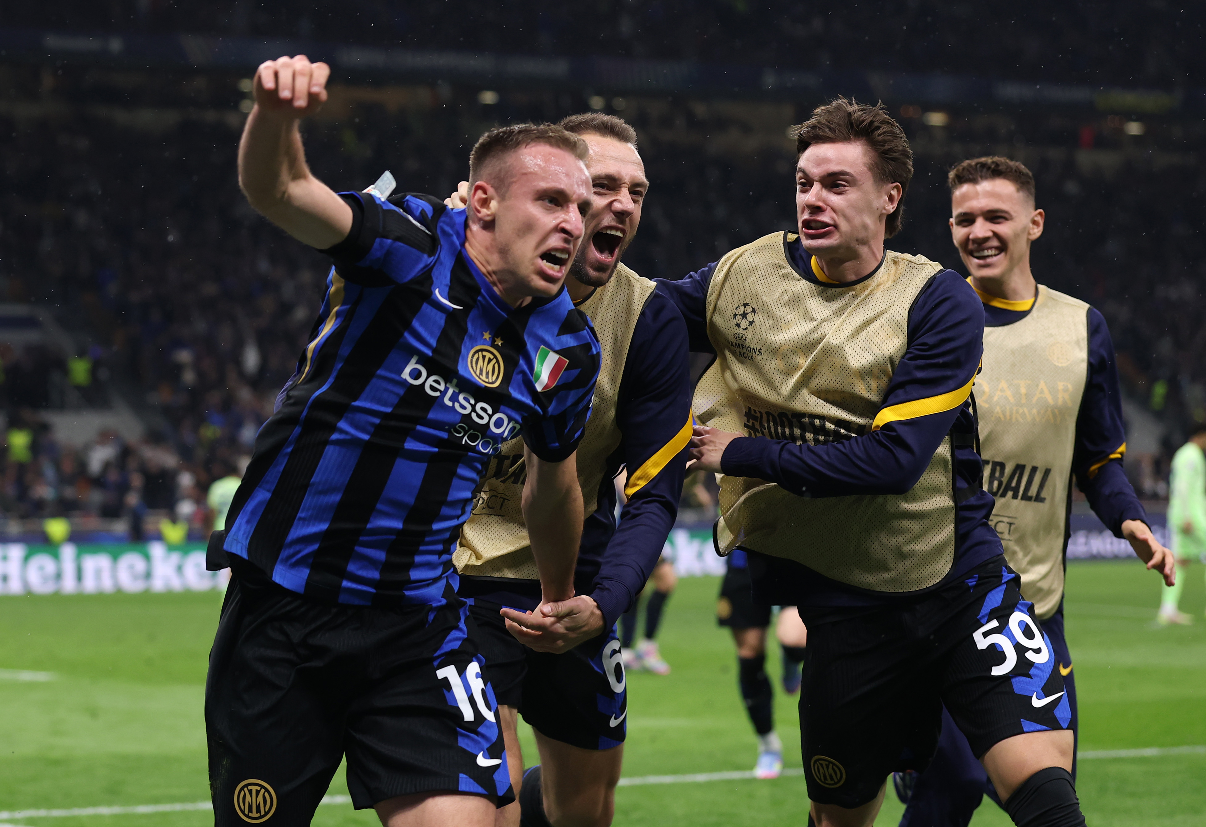 Davide Frattesi celebrates his winner for Inter against Barcelona in extra time in the teams&#039; Champions League semi-final second leg in Milan in May 2025.