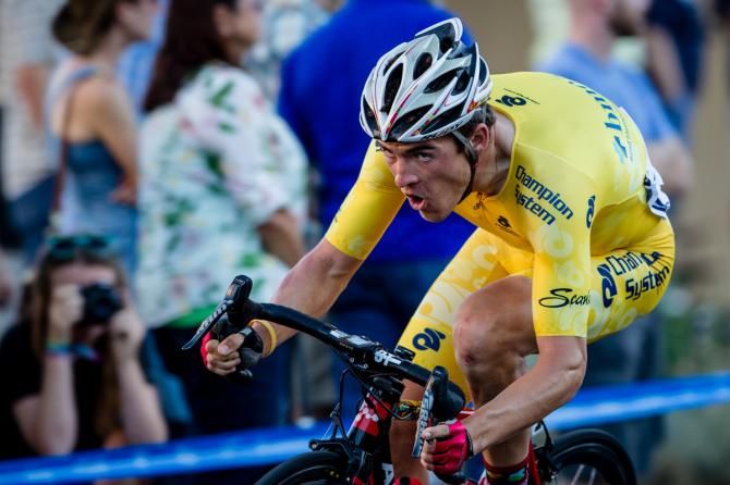Serghei Tsvetkov (Jelly Belly) watches the front of the race.