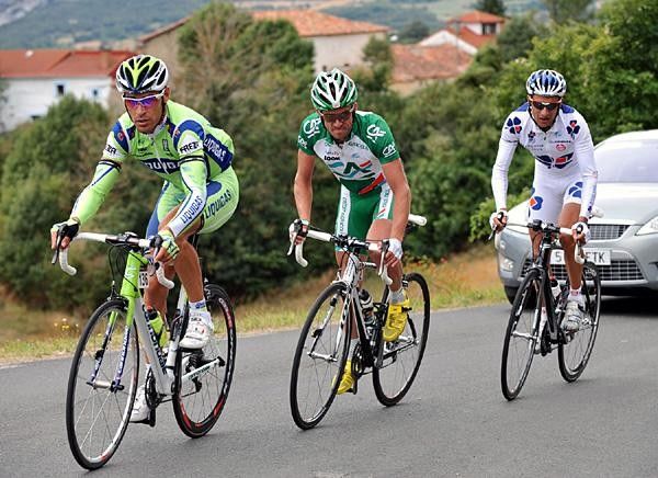 Manuel Quinziato (Liquigas) leads S&eacute;bastien Hinault (Cr&eacute;dit Agricole) and Sandy Casar (Fran&ccedil;aise des Jeux) in the day's escape group.