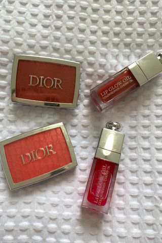 Grace Lindsay testing the new Dior Rosy Glow blush