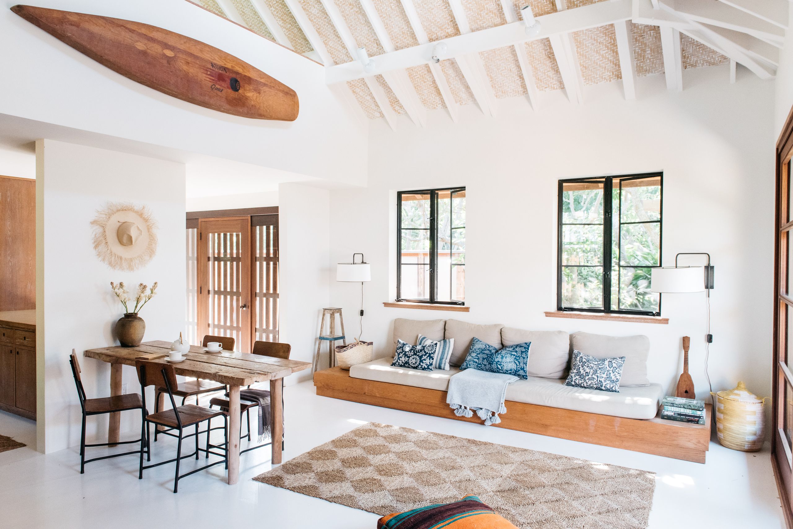 Coastal Interior Design — How to Make the Seaside Stylish | Livingetc