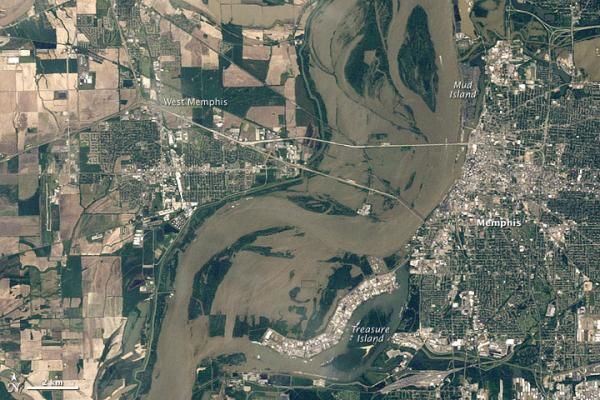 Before & After Satellite Photos Of The Mississippi Flood In Memphis ...