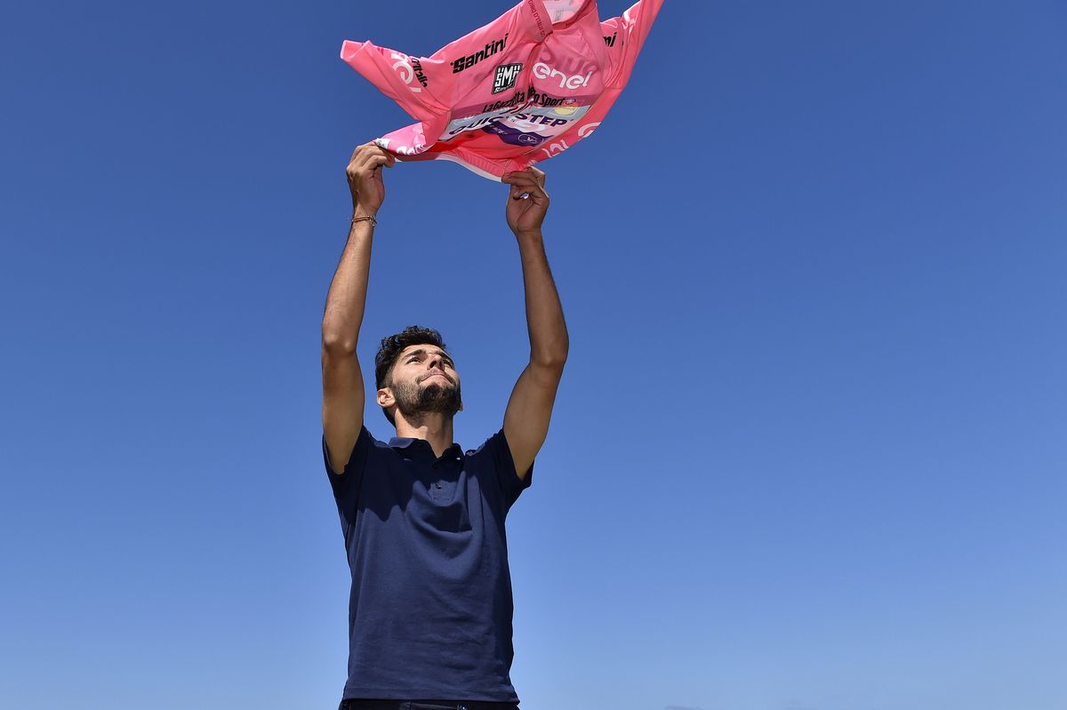 Fernando Gaviria (Quick-Step Floors) with the maglia rosa on the rest day