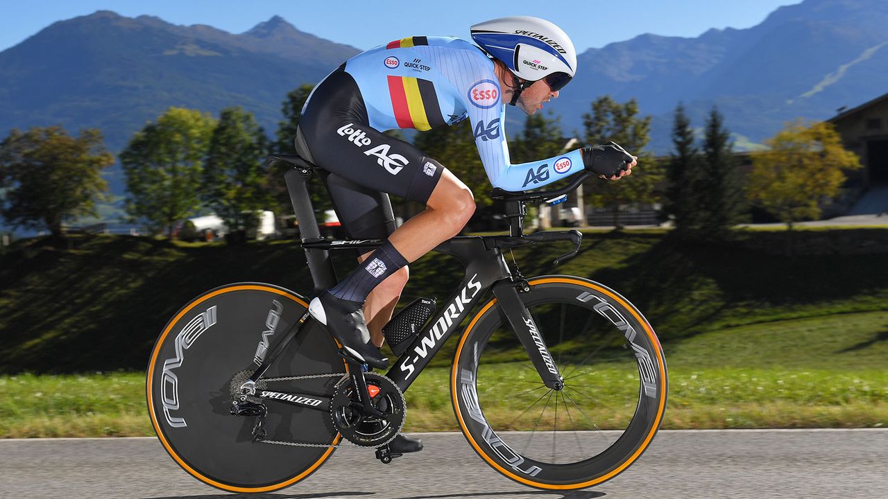 Laurens De Plus of Belgium wore the new speed suit with an external seat pad