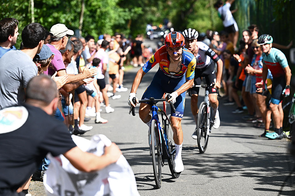 Clásica San Sebastián: Attack on final climb nets Giulio Ciccone solo victory