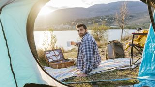 7 reasons you need a camping blanket: picnic