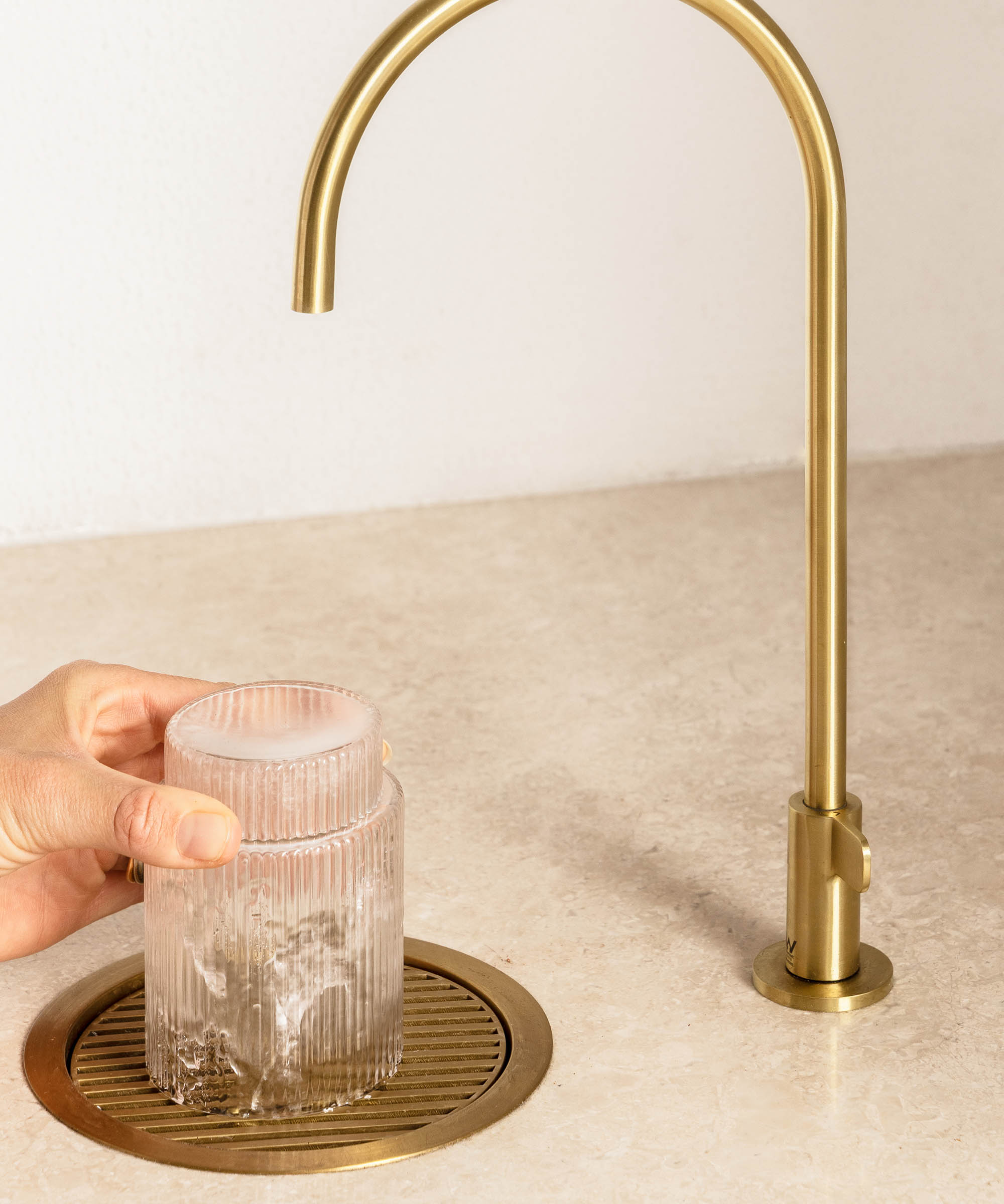 glass washer and tap