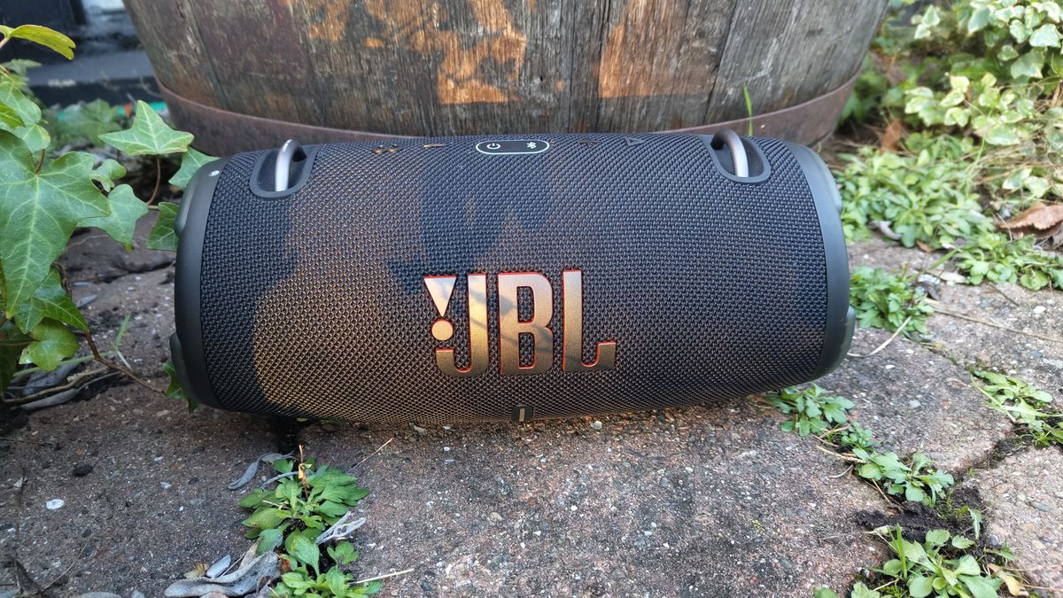 JBL’s mammoth, five-star Bluetooth speaker is enjoying an equally colossal discount