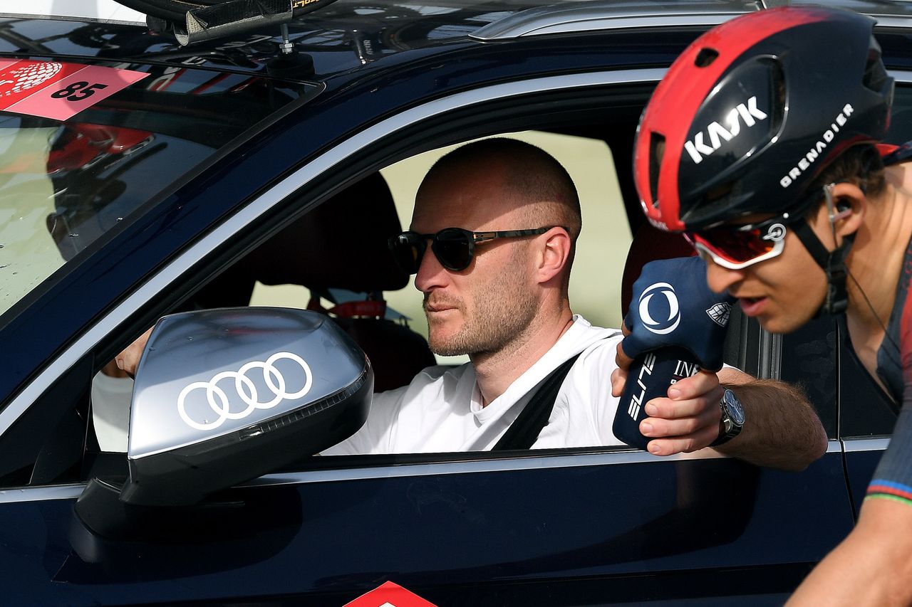 Steve Cummings in an Ineos Grenadiers car