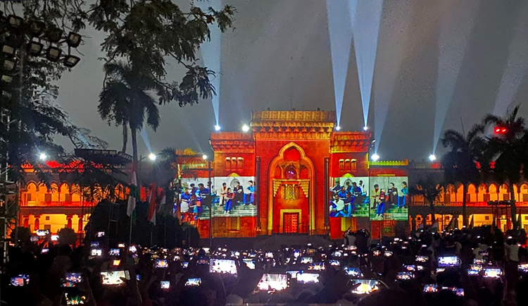 Christie projectors light up venues around the world creating immersive experiences for visitors.