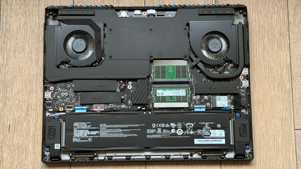 MSI Titan 18 HX