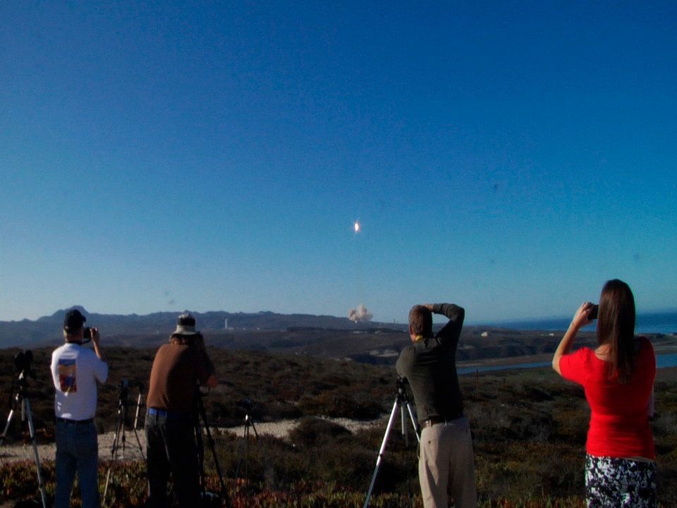 SpaceX's New Falcon 9 Rocket Launch Soars from California: First Person ...