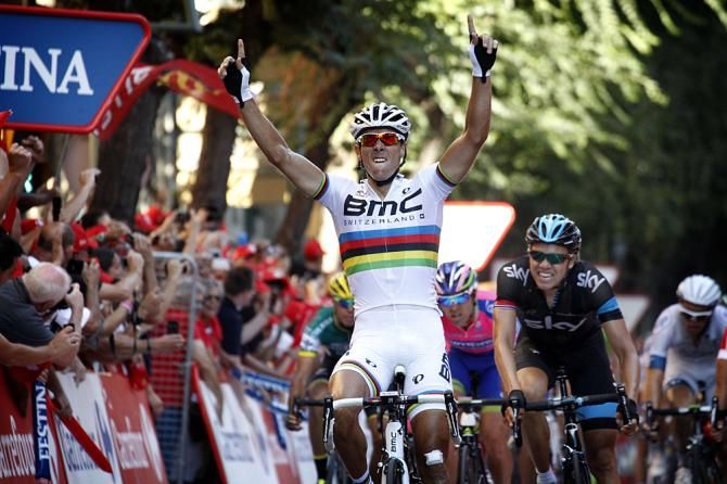 Philippe Gilbert (BMC) took out his first victory in the rainbow jersey on stage 12