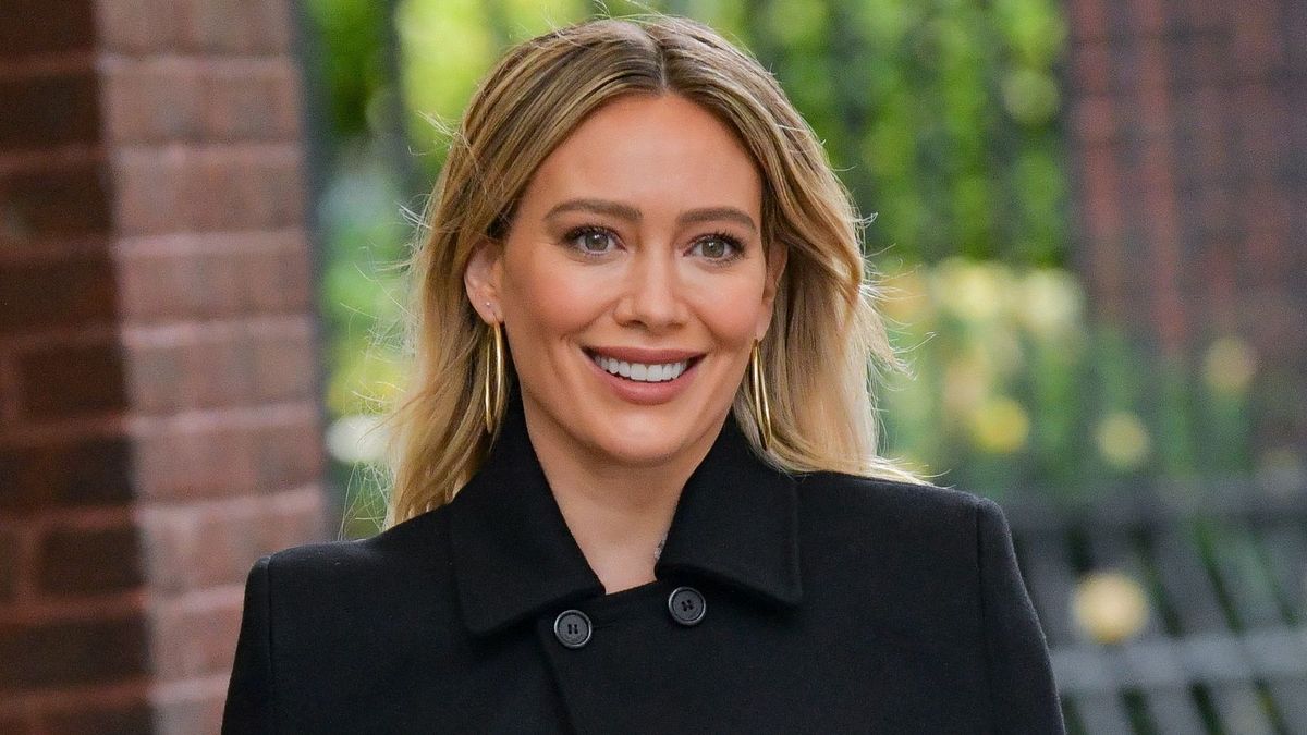 Hilary Duff's workspace was designed by Jenni Kayne and it's all about fall's biggest color trend – take a tour