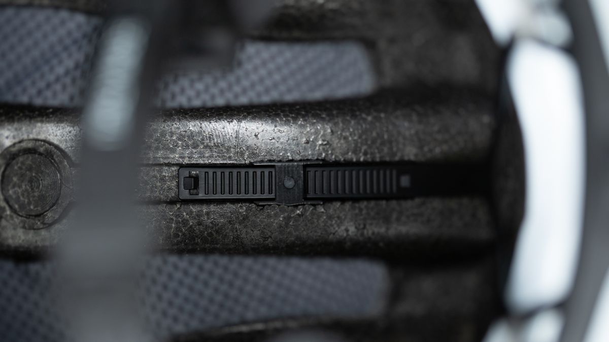 Kask Utopia aero helmet detail of vertical range for the octo fit