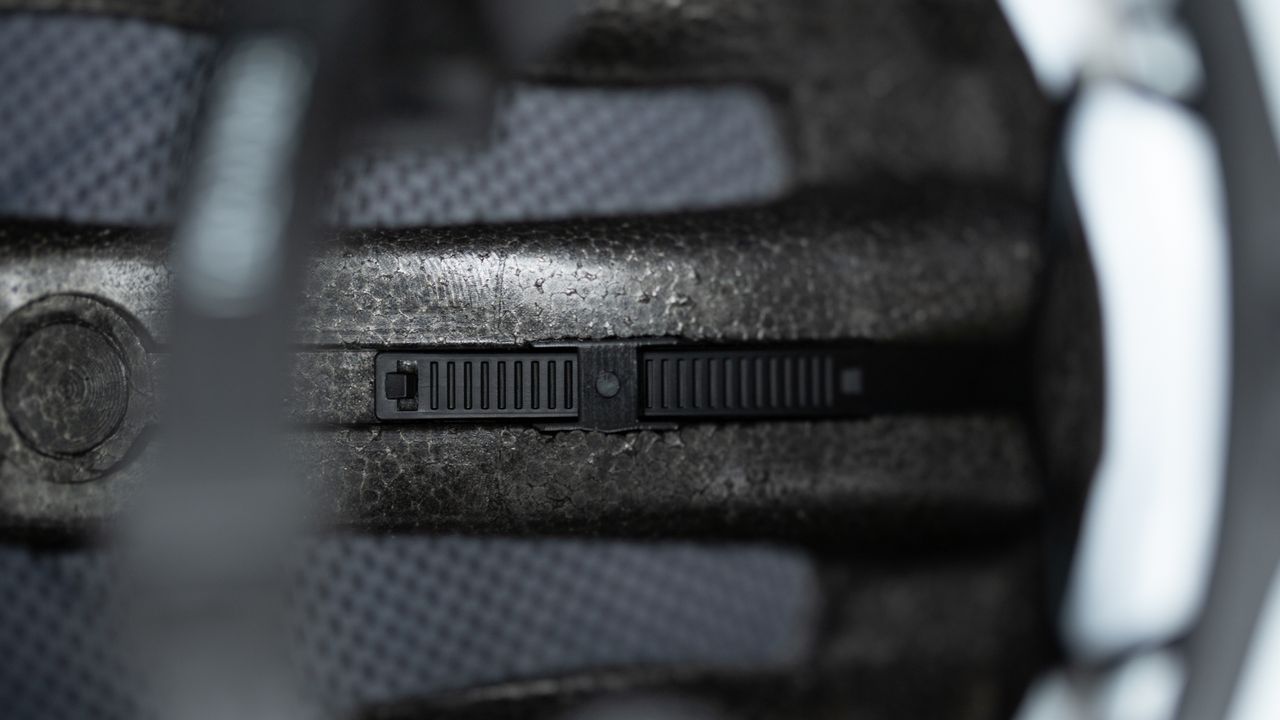 Kask Utopia aero helmet detail of vertical range for the octo fit