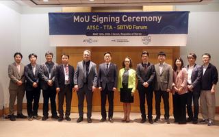 People at the MoU signing ceremony from ATSC, TTA and SBTVD