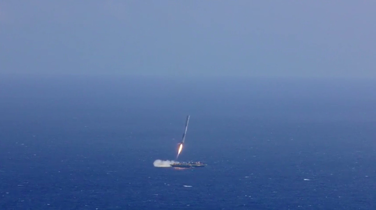 SpaceX Falcon 9 Rocket&#039;s Landing Attempt