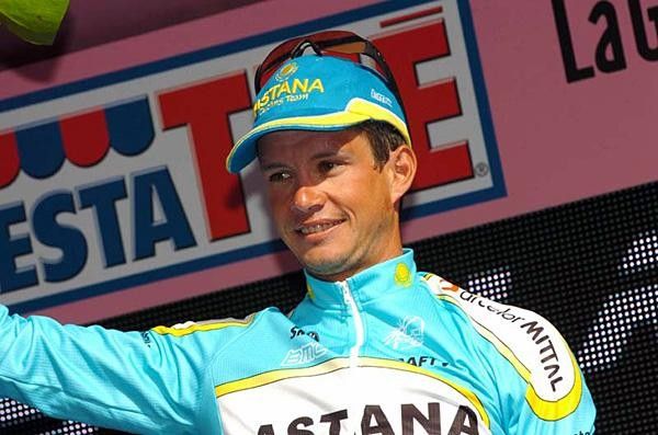 Podium time for stage winner Paolo Savoldelli (Astana).