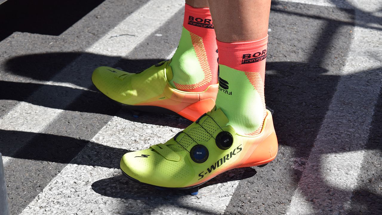 Bora-Hansgrohe wore the new S-Works 7 shoe in a bright fluoro colour throughout the race