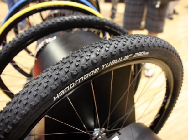 Adding fuel to the tubular MTB tire fire, Geax now offers its Saguaro tread in a 29" version.