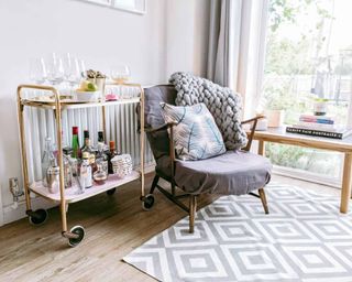 A diy bar cart upcycle using an old tea trolley and Frenchic Al Fresco paint