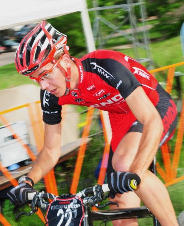 Colin Cares (Kenda Titus) has one of his best races ever