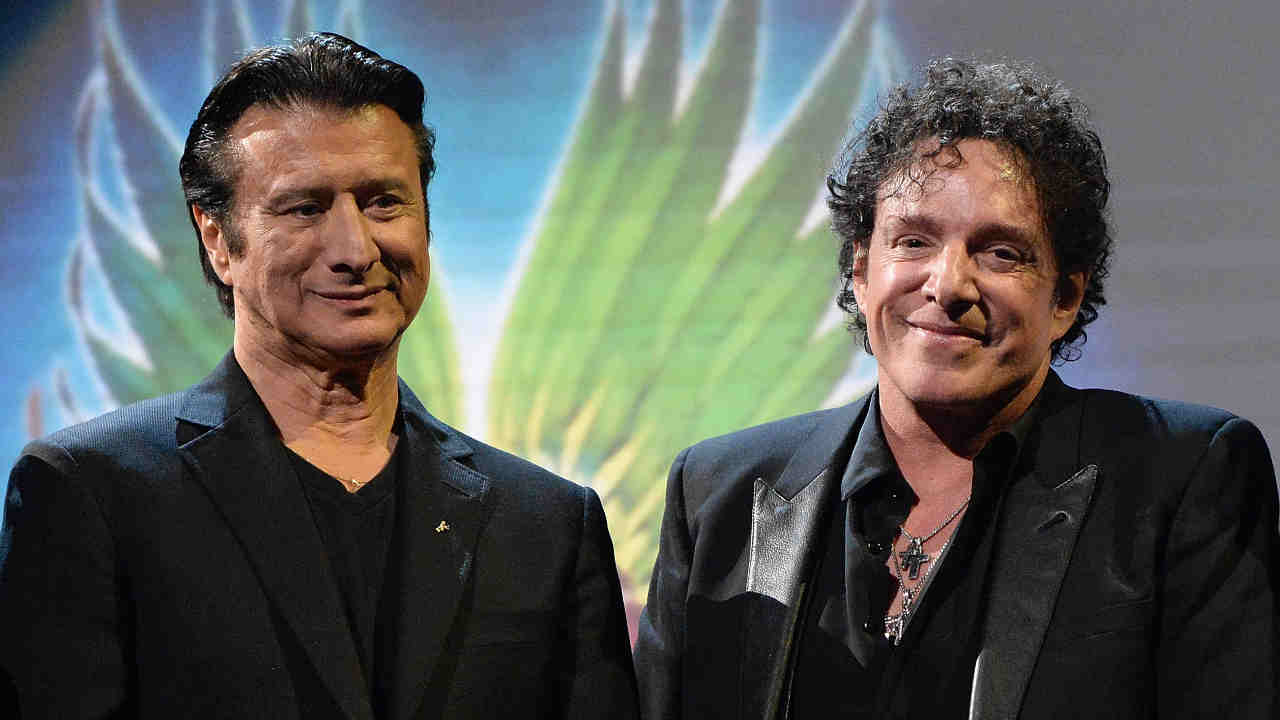 Journey&rsquo;s Steve Perry and Neal Schon at the 2017 Rock And Roll Hall Of Fame induction ceremony 