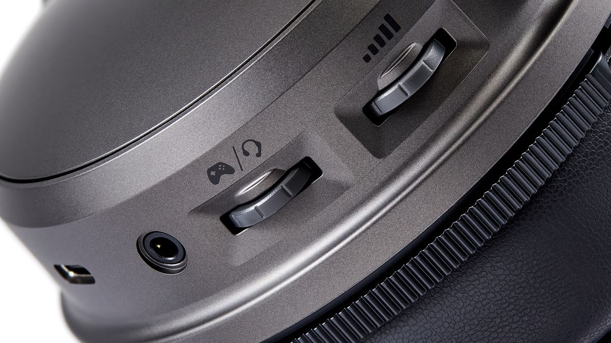 The Audeze Maxwell from different angles.