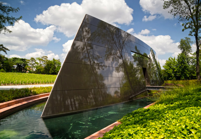 Philippe Starck Carmes Haut Brion