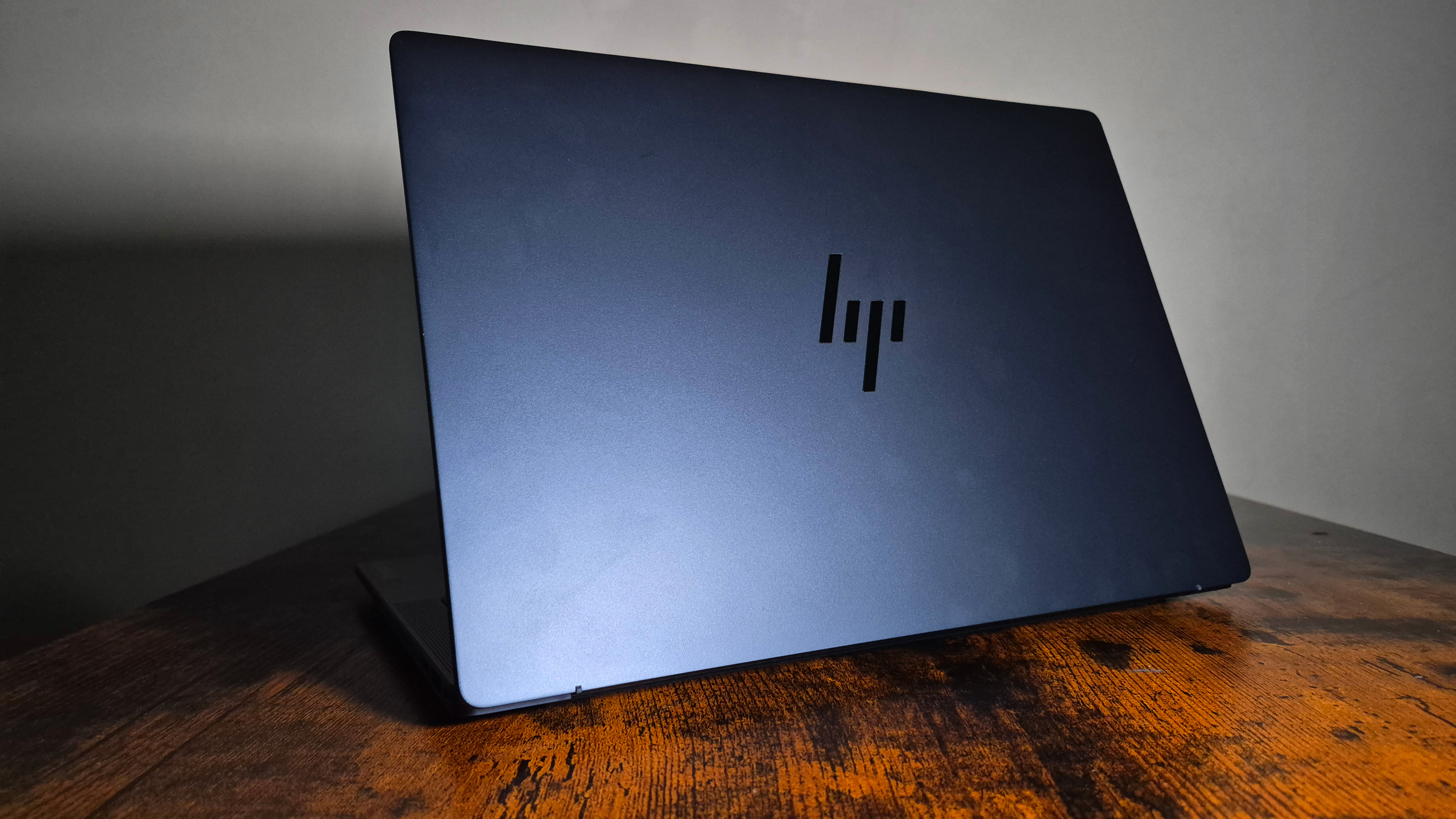 The HP EliteBook X G2i on a desk