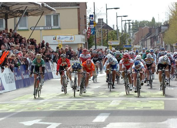 Jimmy Casper (Saur - Sojasun) wins a tight sprint from Romain Feillu (Vacansoleil - DCM) and Aidis Kruopis (Landbouwkrediet).
