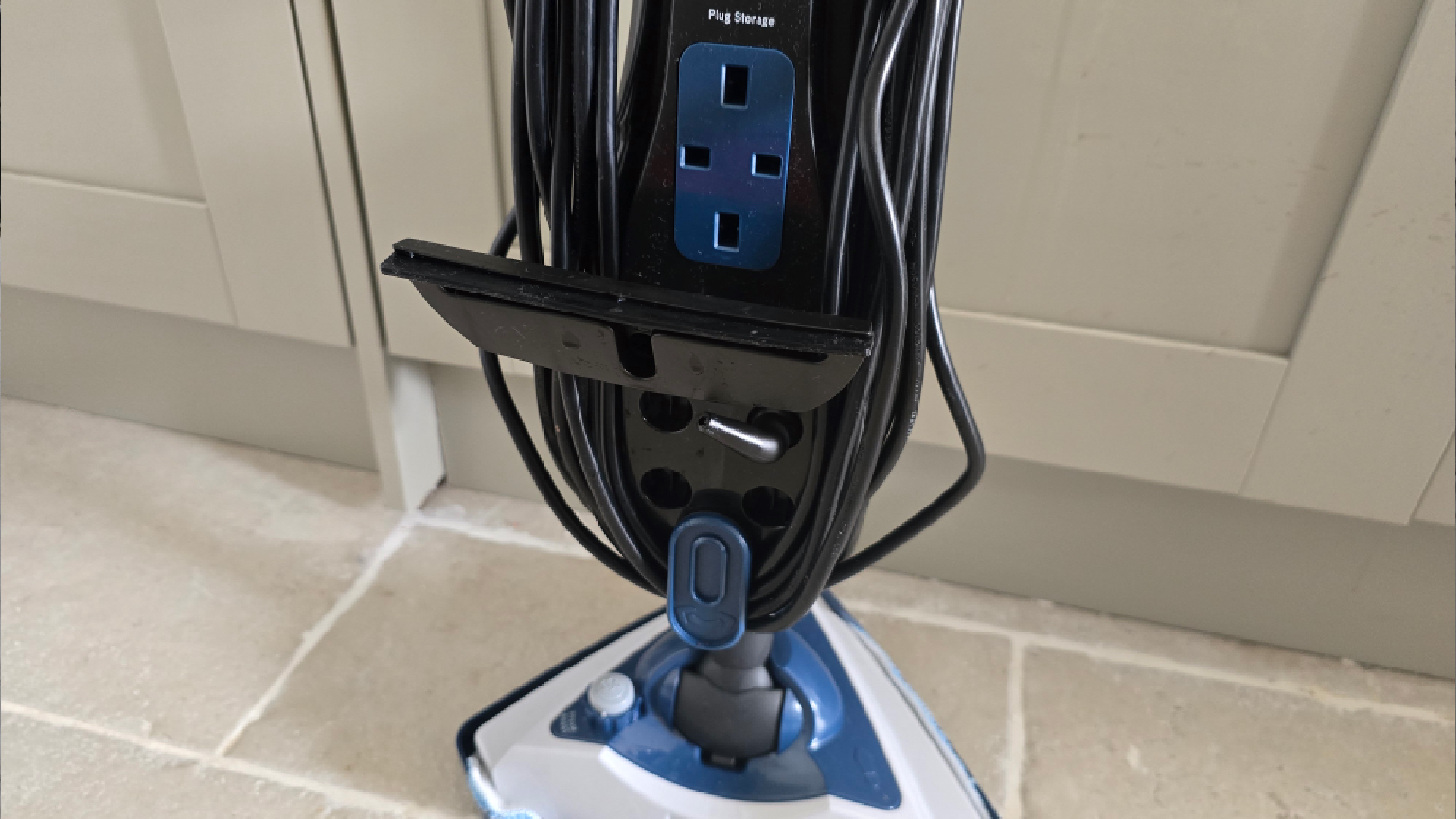 Vax steam cleaner tool and plug storage